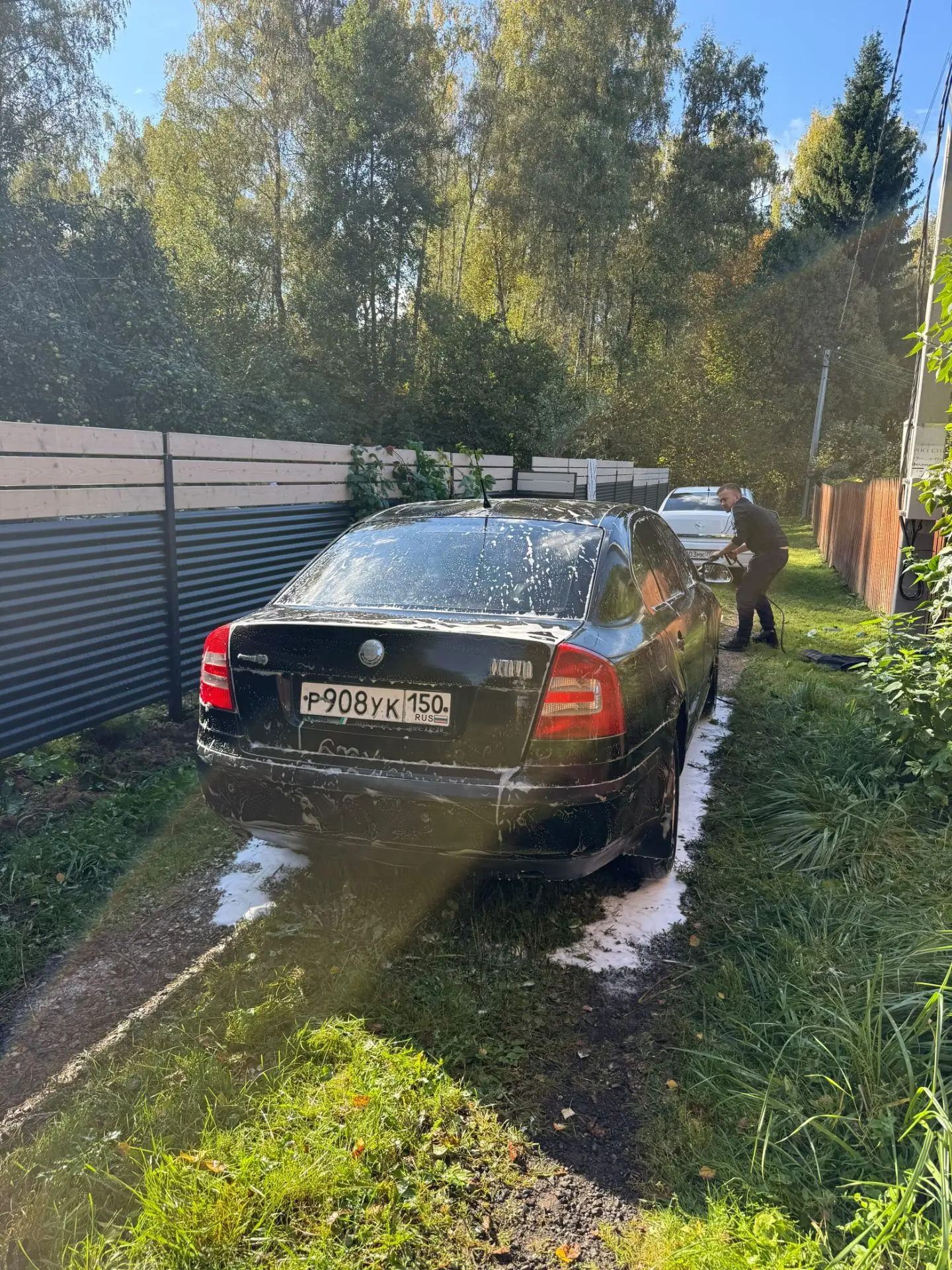 Мойка автомобилей на земле общего пользования